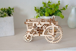Tractor mechanical model kit